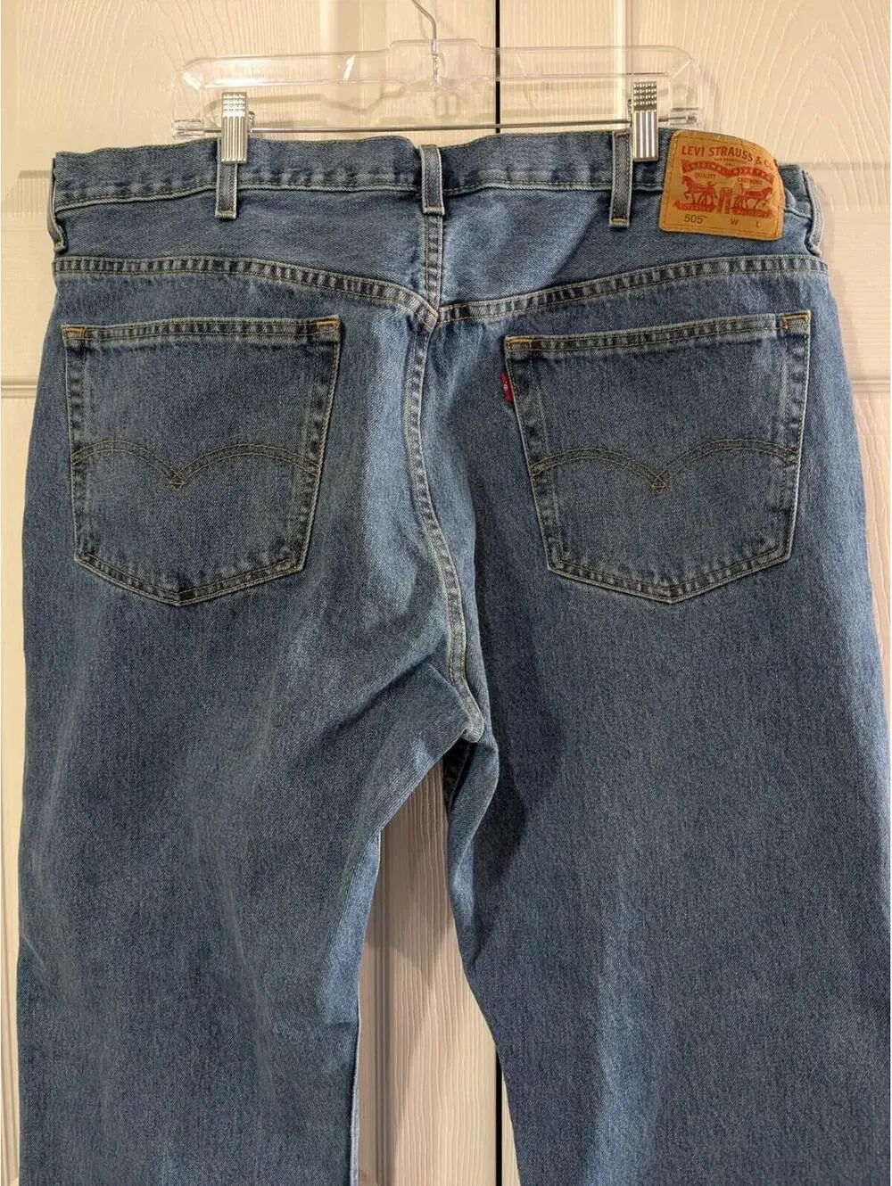 Levi Strauss & Co. Men's Denim Jeans 505 Classic Straight Leg Cotton W44 L30